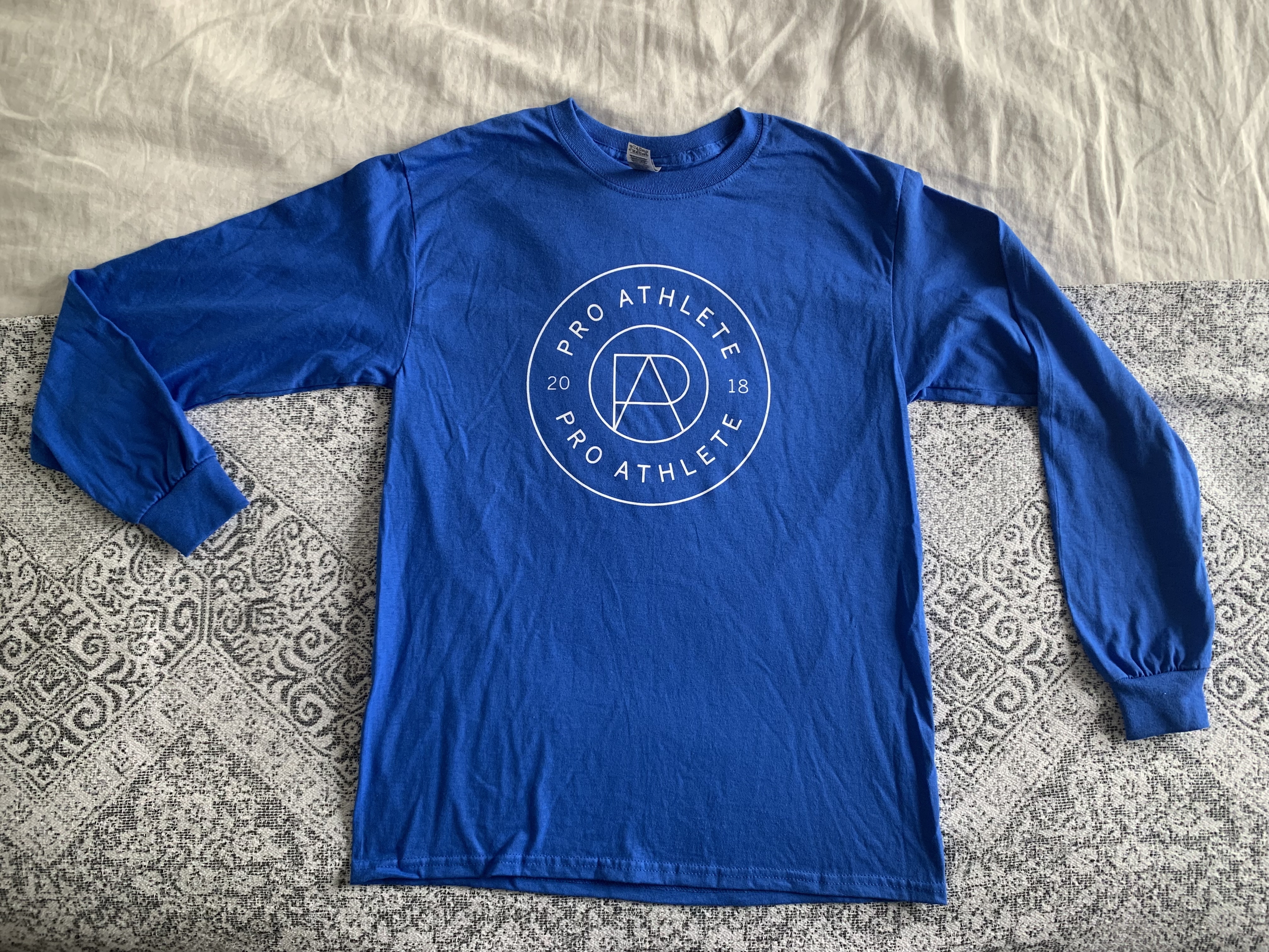 Chandail manches longues bleu royal